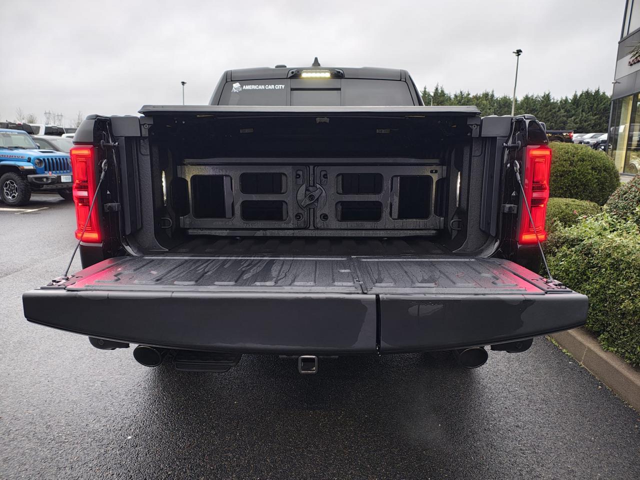 DODGE RAM 1500 CREW LIMITED NIGHT EDITION RAMBOX HAYON MULTI