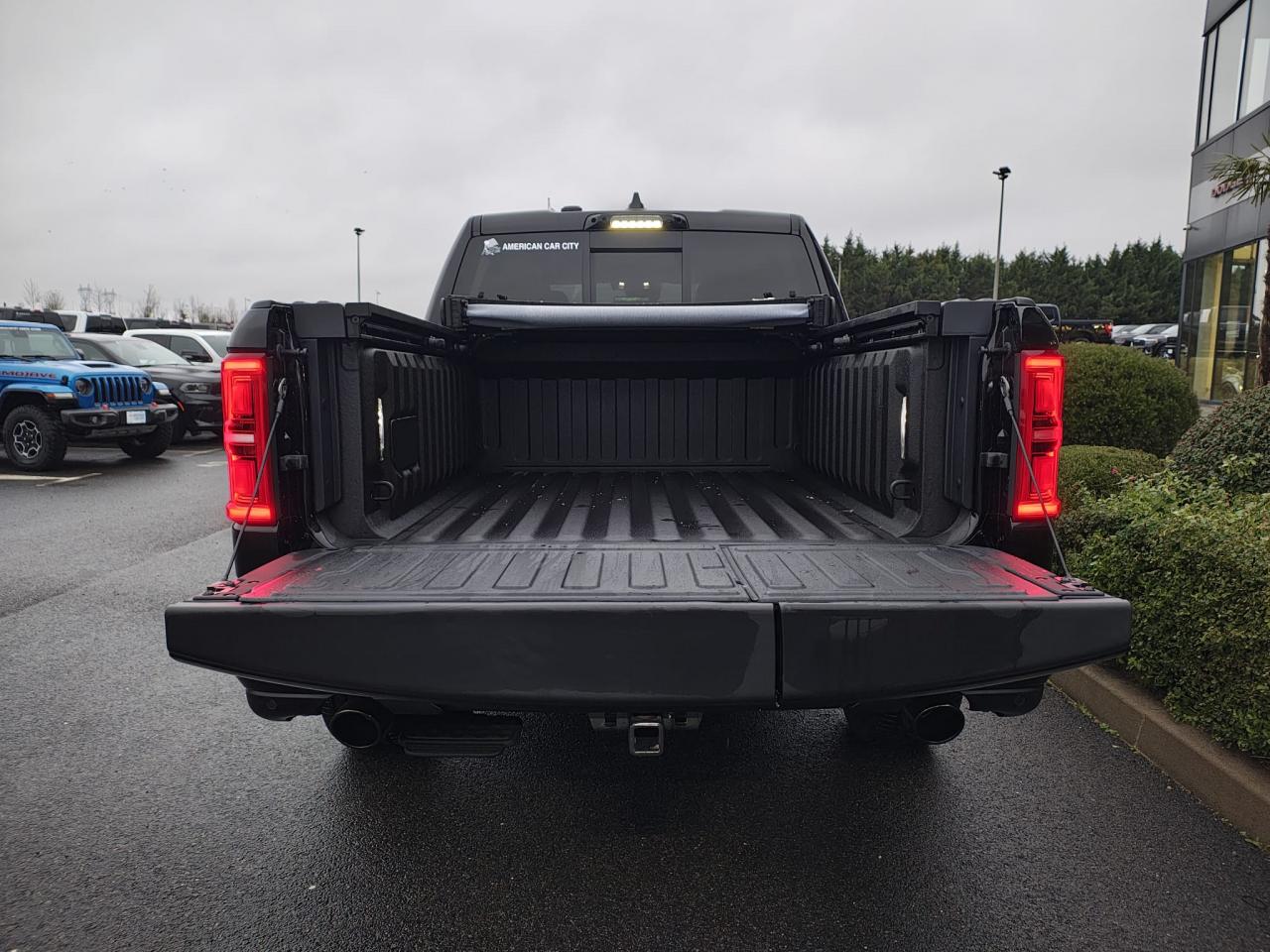 DODGE RAM 1500 CREW LIMITED NIGHT EDITION RAMBOX HAYON MULTI