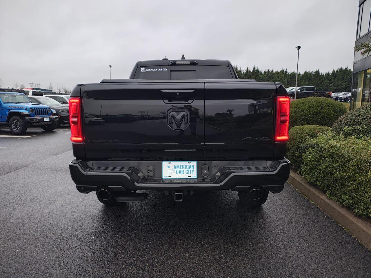 DODGE RAM 1500 CREW LIMITED NIGHT EDITION RAMBOX HAYON MULTI