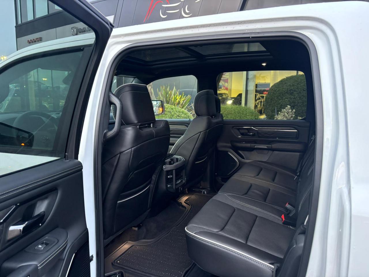 DODGE RAM 1500 CREW LIMITED NIGHT EDITION RAMBOX HAYON MULTI 2025