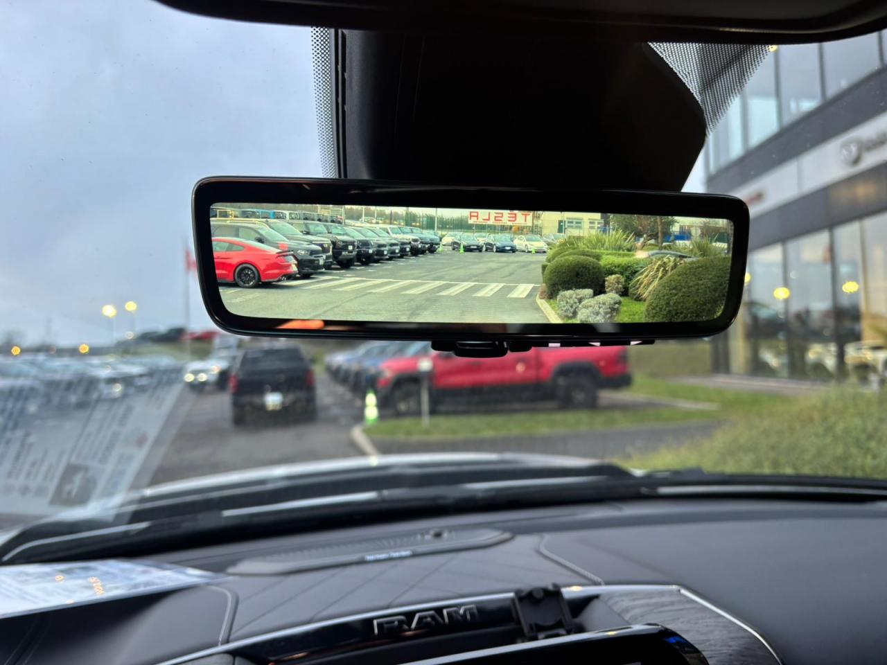 DODGE RAM 1500 CREW LIMITED NIGHT EDITION RAMBOX HAYON MULTI 2025