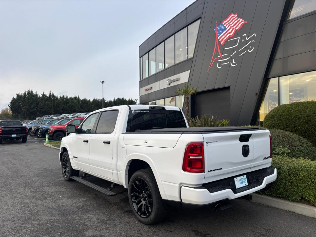 DODGE RAM 1500 CREW LIMITED NIGHT EDITION RAMBOX HAYON MULTI 2025