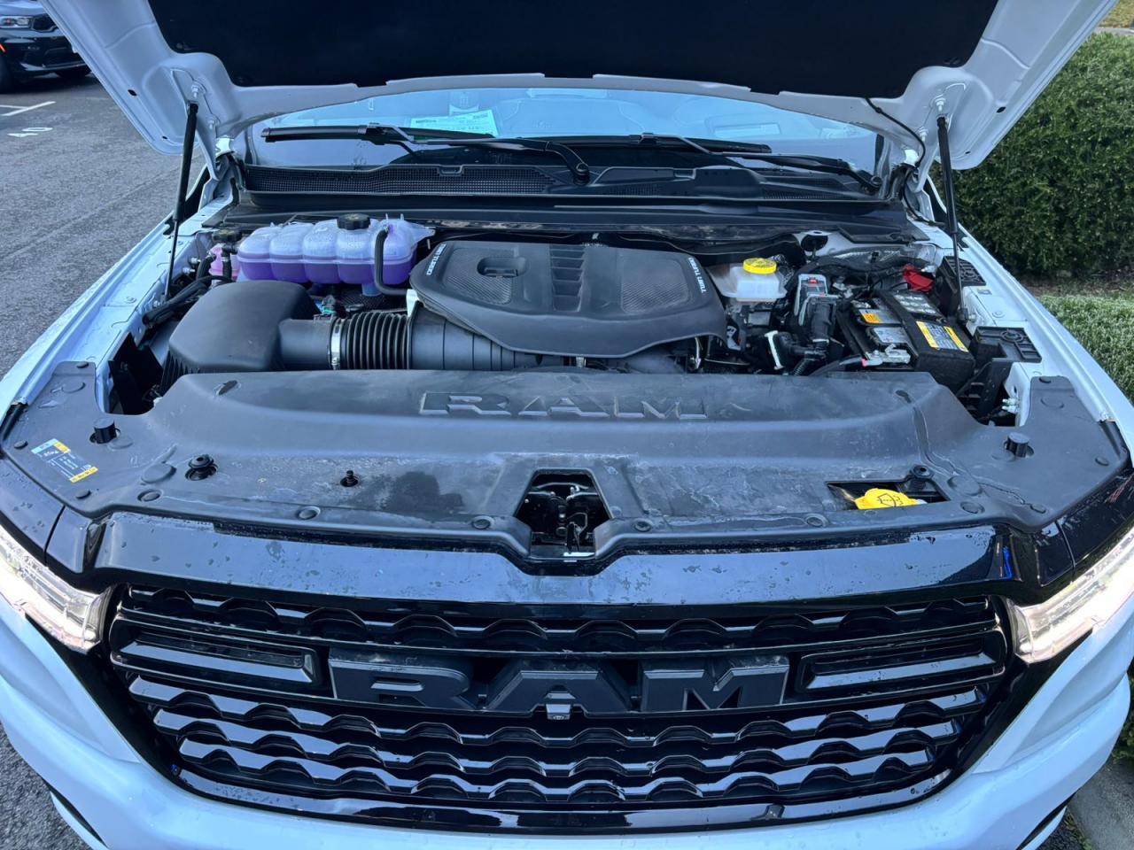 DODGE RAM 1500 CREW LIMITED NIGHT EDITION RAMBOX HAYON MULTI 2025