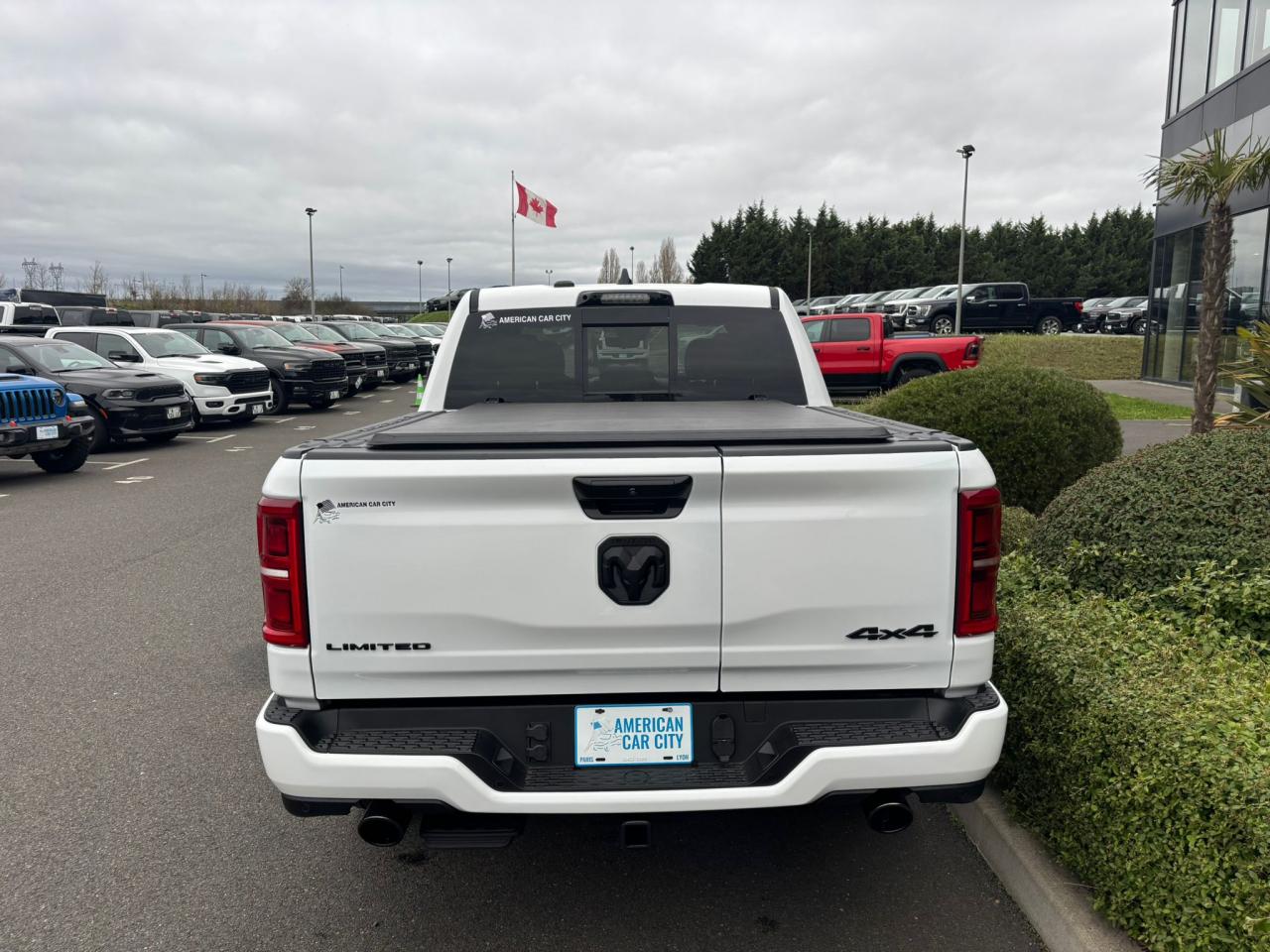 DODGE RAM 1500 CREW LIMITED NIGHT EDITION RAMBOX HAYON MULTI 2025