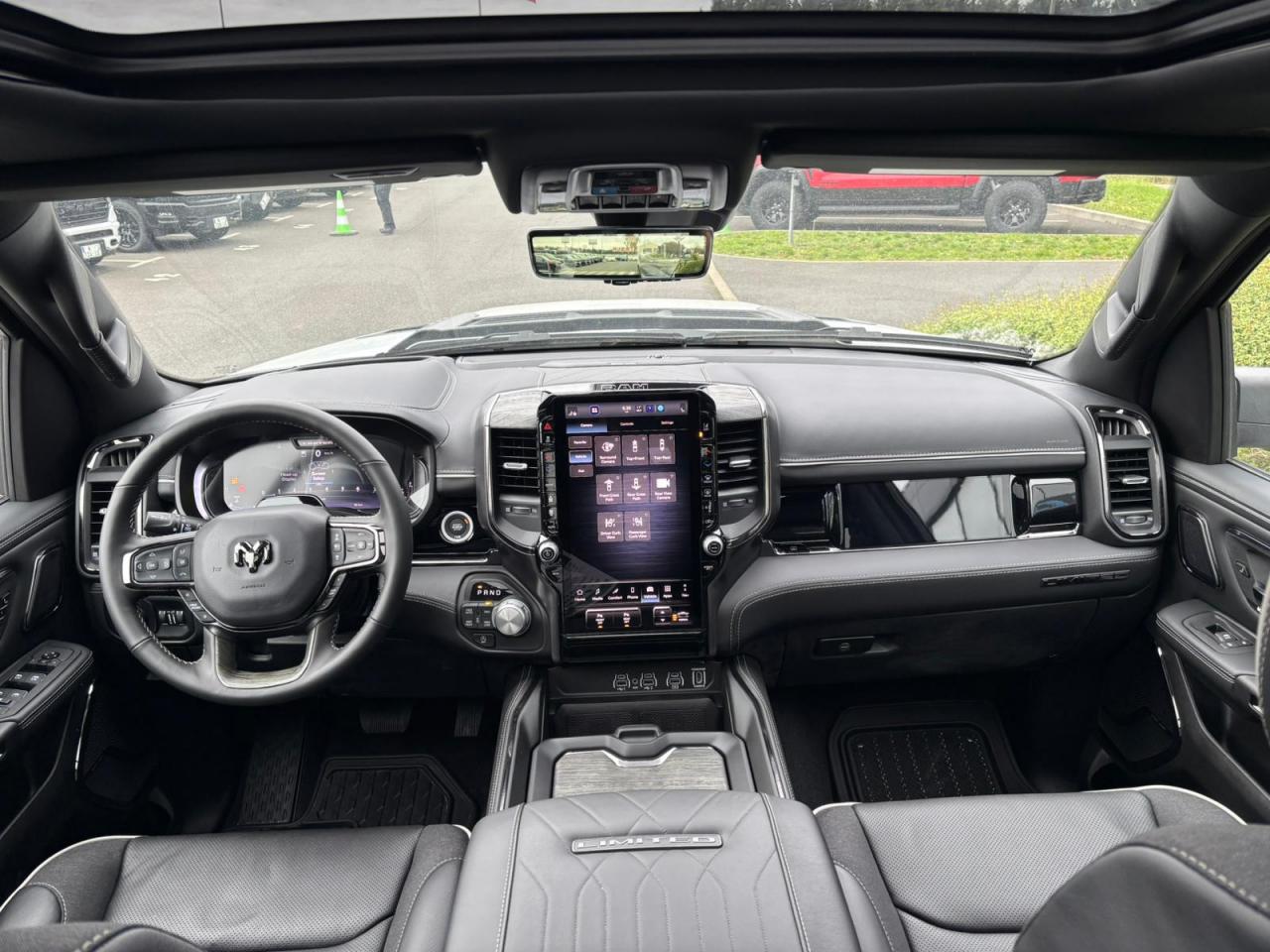 DODGE RAM 1500 CREW LIMITED NIGHT EDITION RAMBOX HAYON MULTI 2025