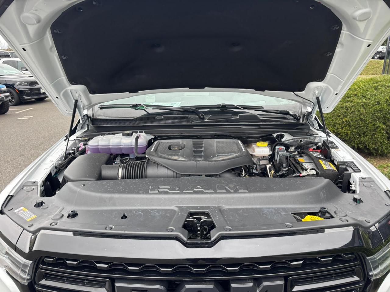 DODGE RAM 1500 CREW LIMITED NIGHT EDITION RAMBOX HAYON MULTI 2025