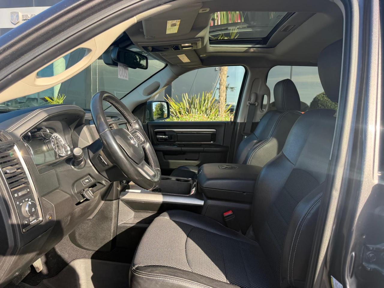 DODGE RAM 1500 CREW SPORT CLASSIC BLACK PACKAGE