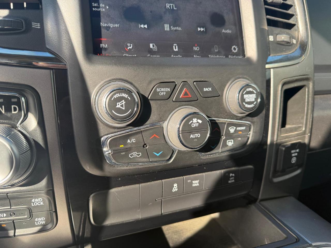 DODGE RAM 1500 CREW SPORT CLASSIC BLACK PACKAGE