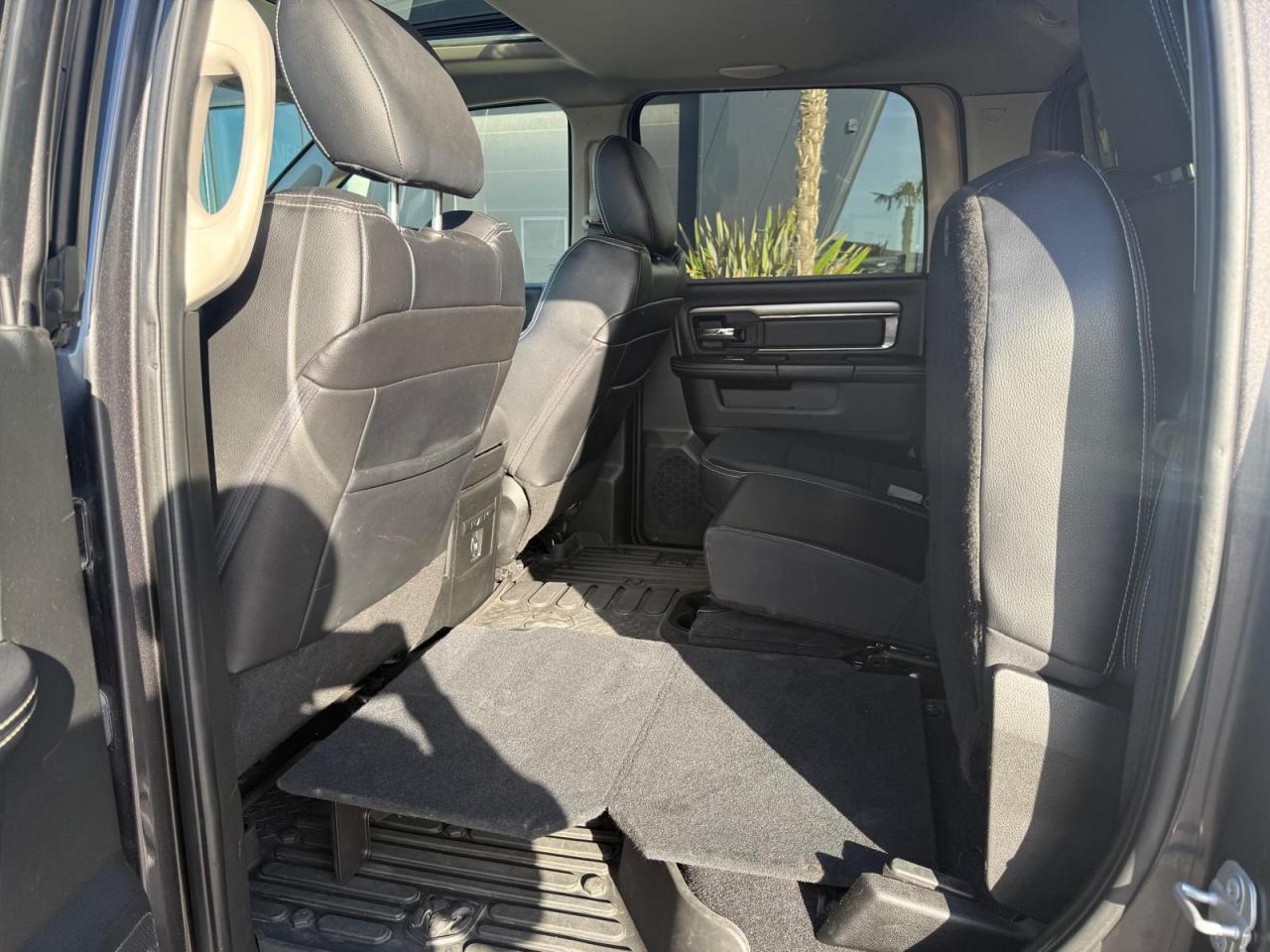 DODGE RAM 1500 CREW SPORT CLASSIC BLACK PACKAGE