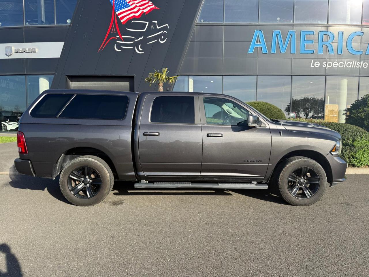 DODGE RAM 1500 CREW SPORT CLASSIC BLACK PACKAGE