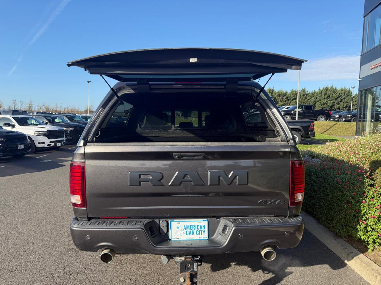 DODGE RAM 1500 CREW SPORT CLASSIC BLACK PACKAGE