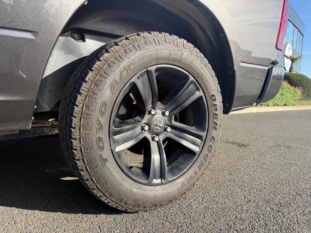 DODGE RAM 1500 CREW SPORT CLASSIC BLACK PACKAGE