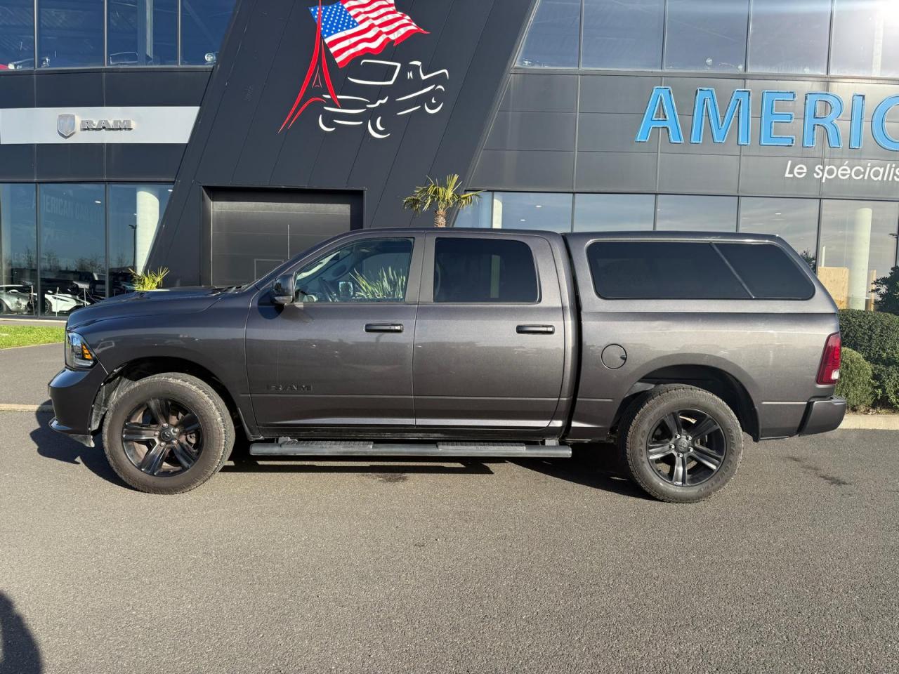 DODGE RAM 1500 CREW SPORT CLASSIC BLACK PACKAGE