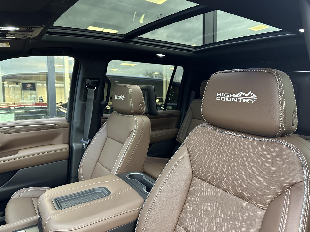 CHEVROLET SUBURBAN HIGH COUNTRY 4x4 V8 6.2L CTTE FOURGON