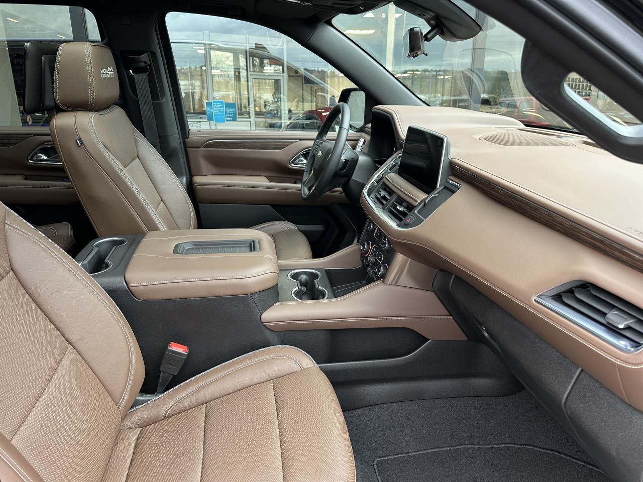 CHEVROLET SUBURBAN HIGH COUNTRY 4x4 V8 6.2L CTTE FOURGON