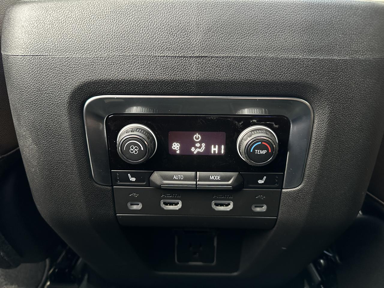 CHEVROLET SUBURBAN HIGH COUNTRY 4x4 V8 6.2L CTTE FOURGON