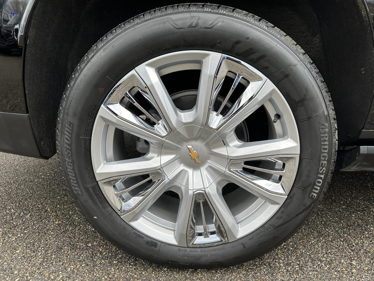 CHEVROLET SUBURBAN HIGH COUNTRY 4x4 V8 6.2L CTTE FOURGON