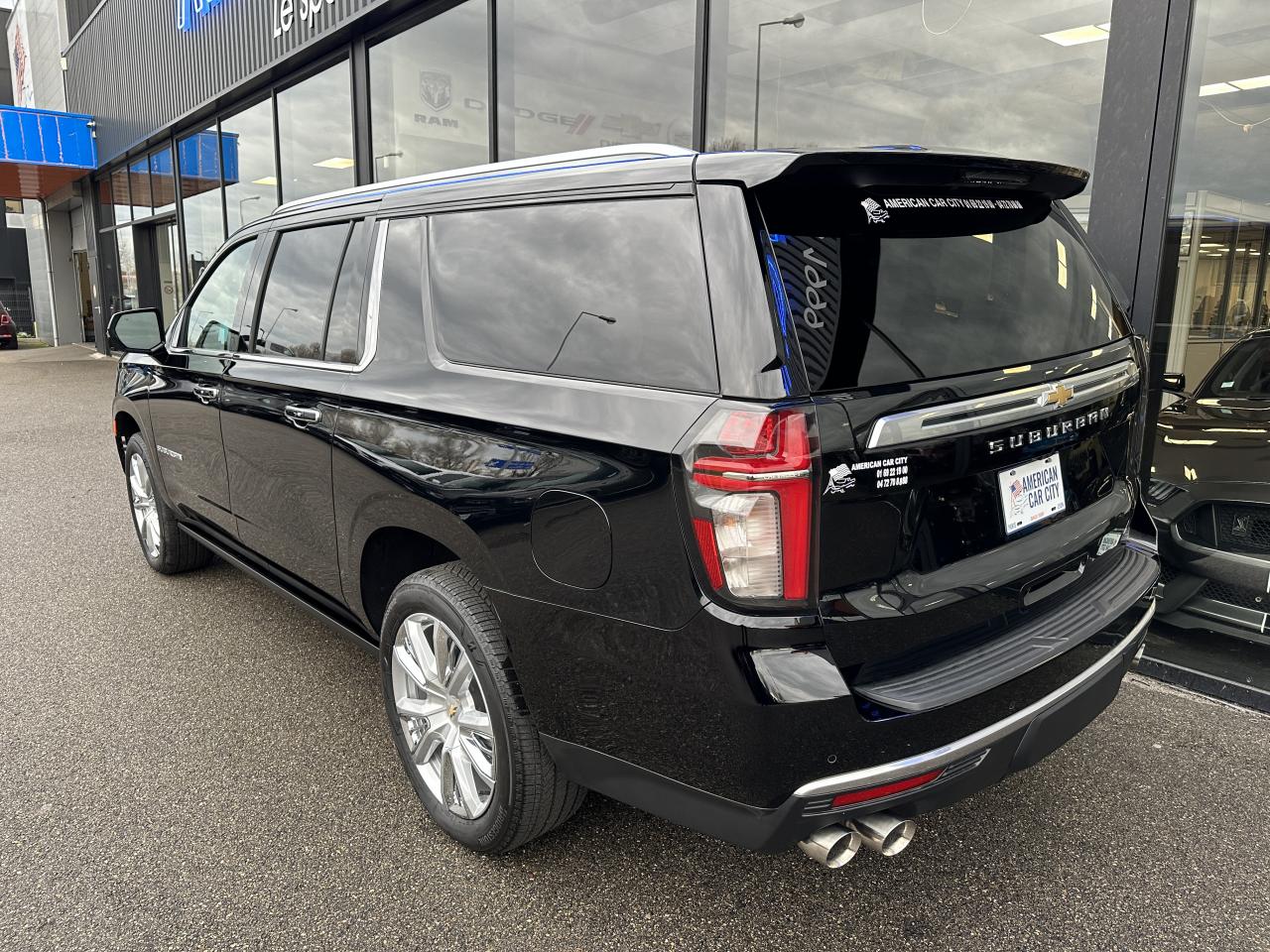 CHEVROLET SUBURBAN HIGH COUNTRY 4x4 V8 6.2L CTTE FOURGON