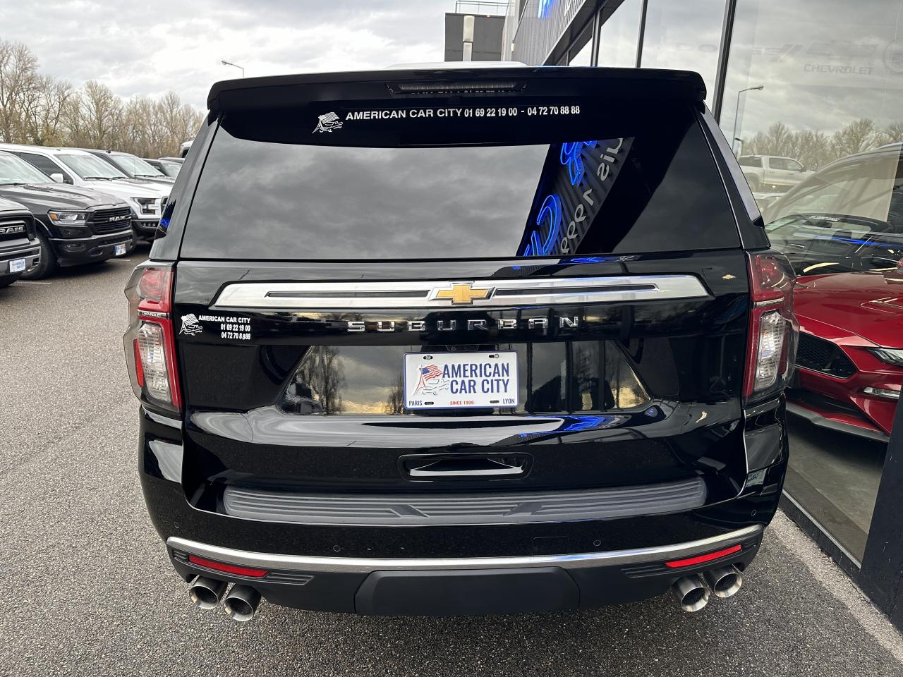 CHEVROLET SUBURBAN HIGH COUNTRY 4x4 V8 6.2L CTTE FOURGON