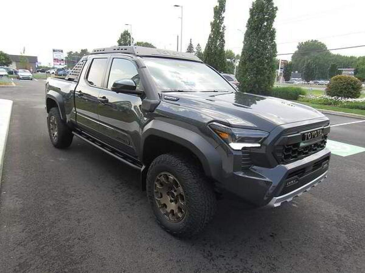 TOYOTA TACOMA 4X4 Double Cab Hybrid Trailhunter