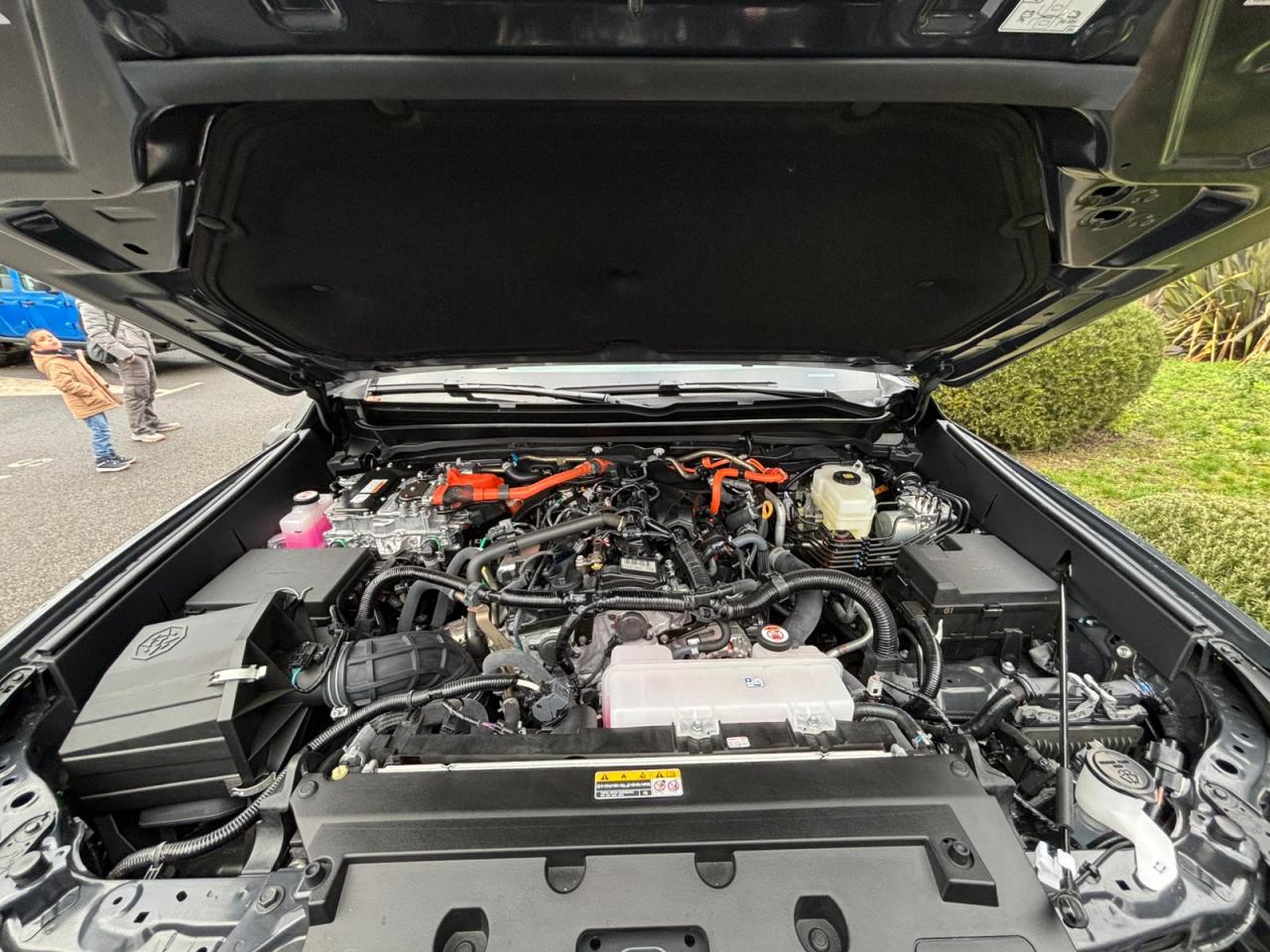 TOYOTA TACOMA 4X4 Double Cab Hybrid Trailhunter