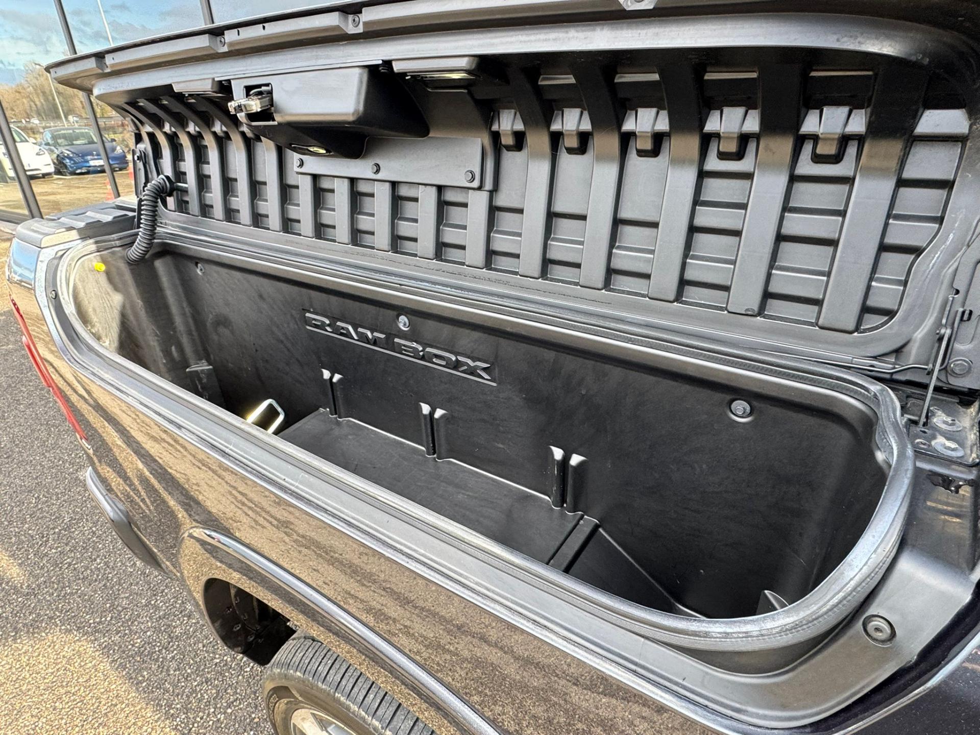 DODGE RAM 1500 CREW CAB LIMITED AIR RAMBOX