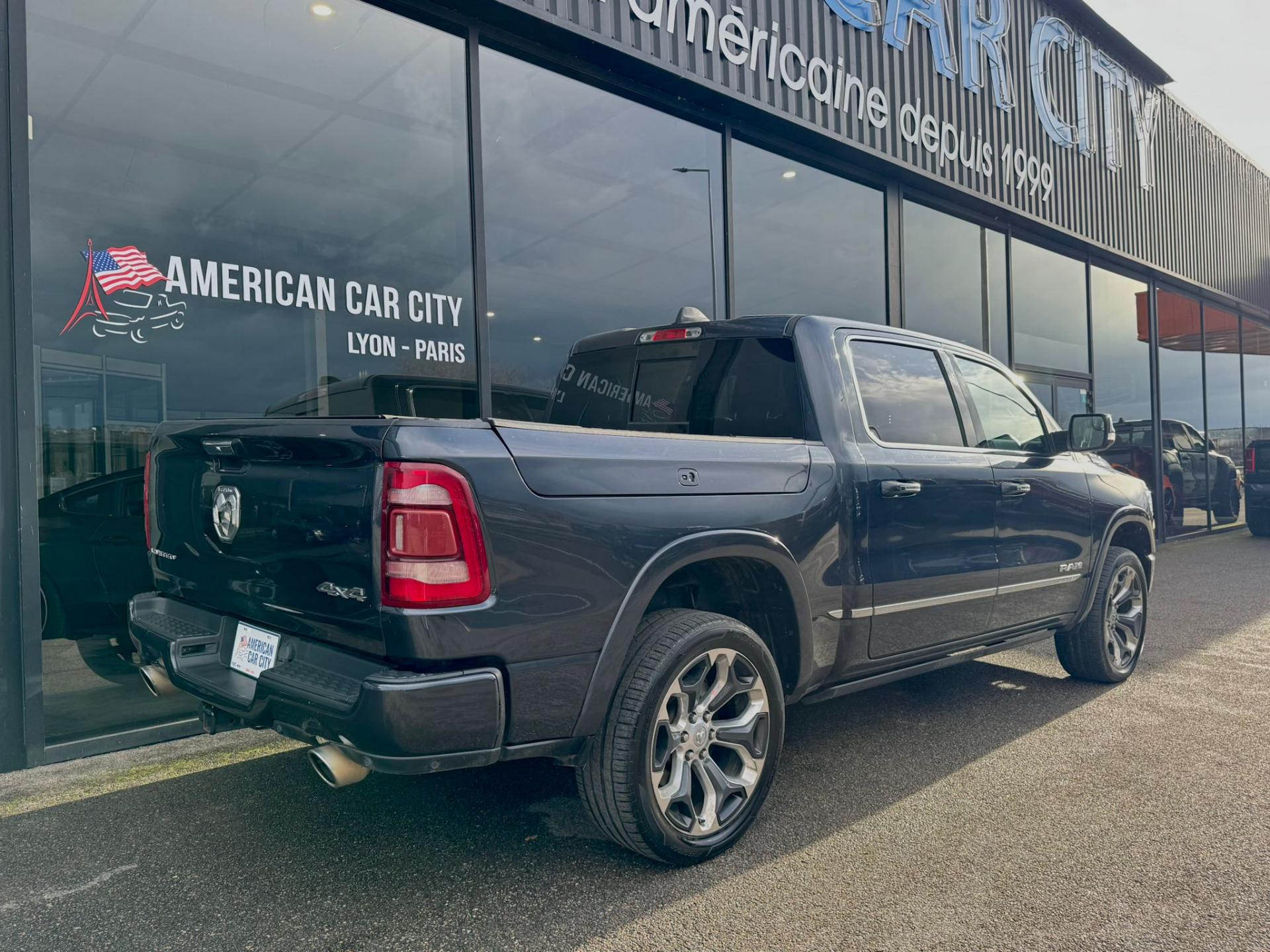 DODGE RAM 1500 CREW CAB LIMITED AIR RAMBOX