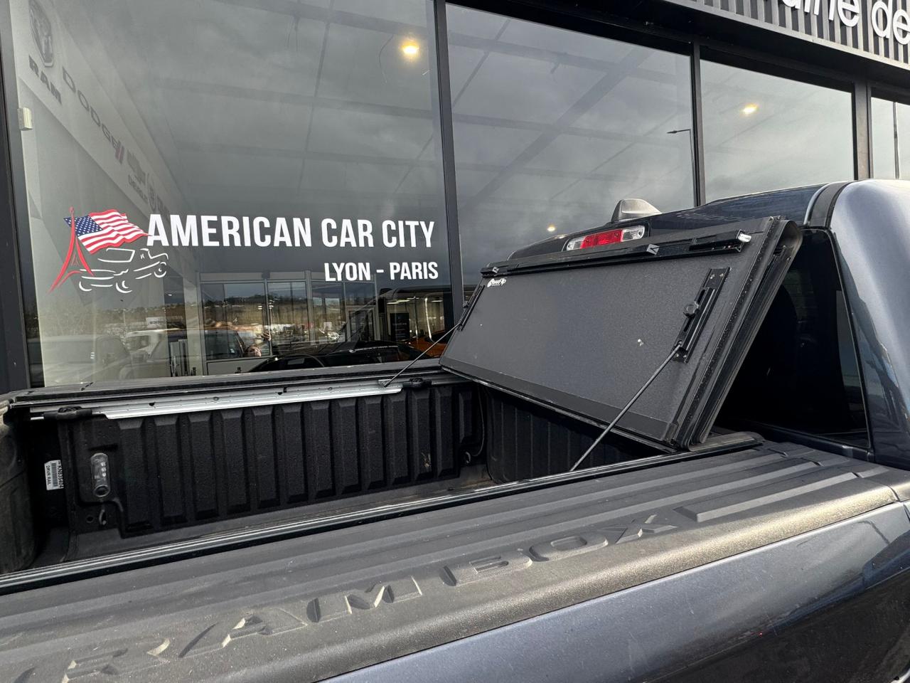 DODGE RAM 1500 CREW CAB LIMITED AIR RAMBOX