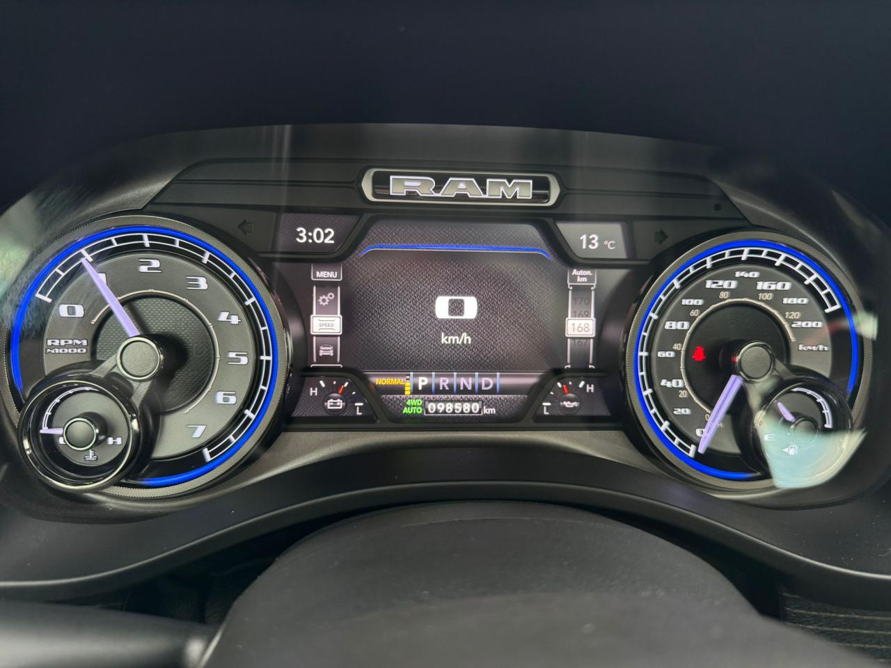 DODGE RAM 1500 CREW CAB LIMITED AIR RAMBOX