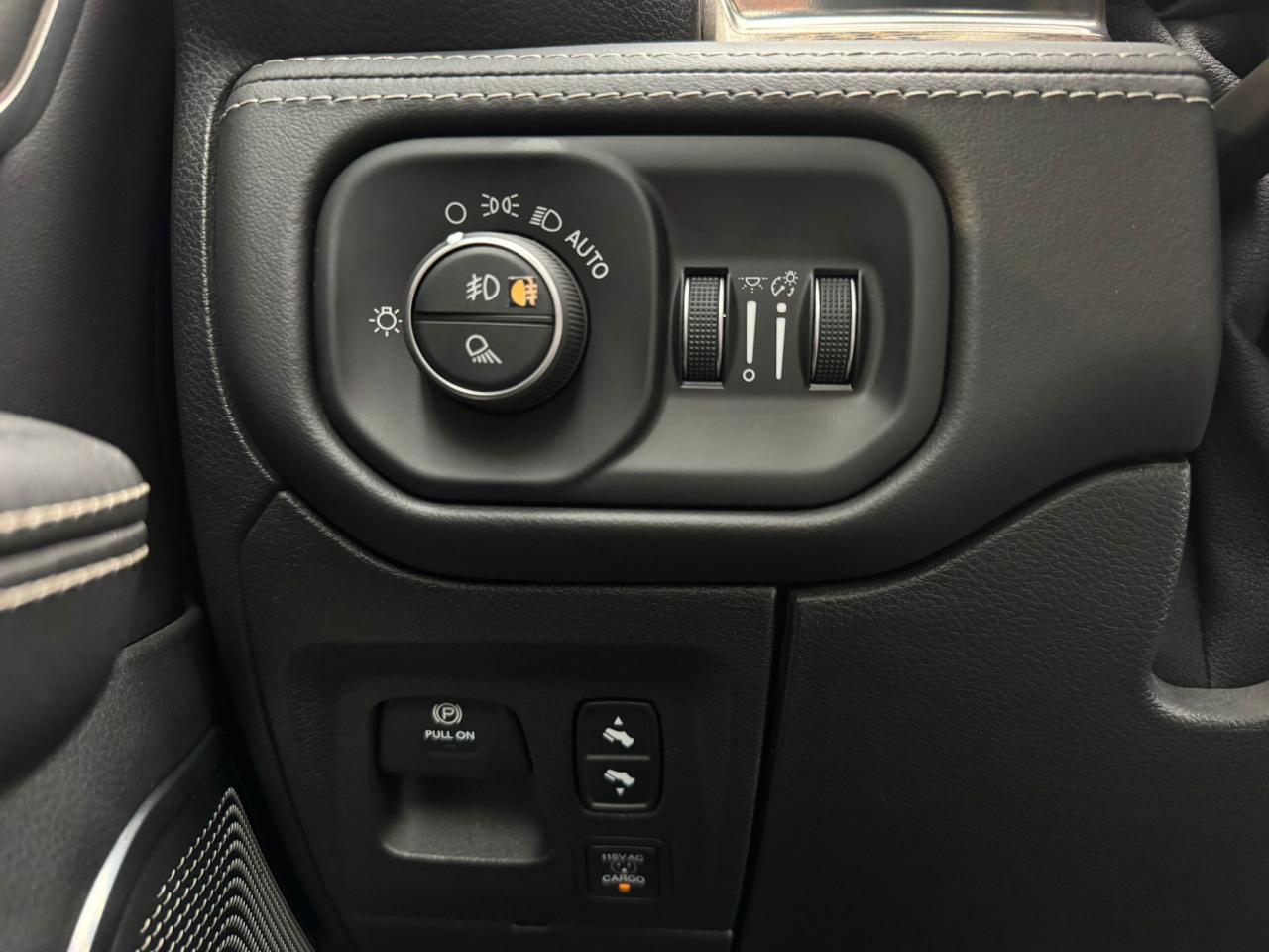 DODGE RAM 1500 CREW CAB LIMITED AIR RAMBOX