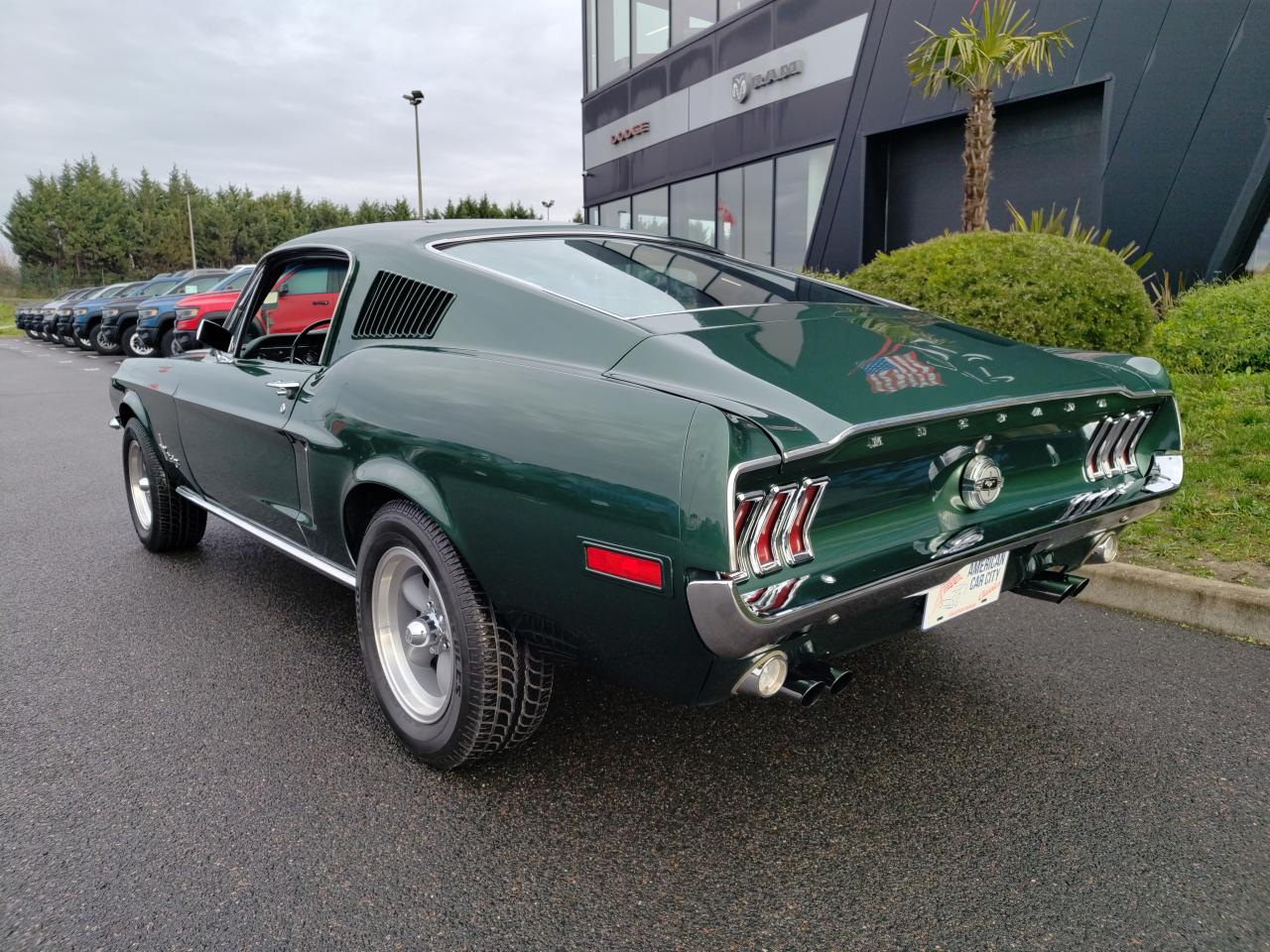 FORD MUSTANG FASTBACK d\'origine Highland Green,302 code J + Historique complet