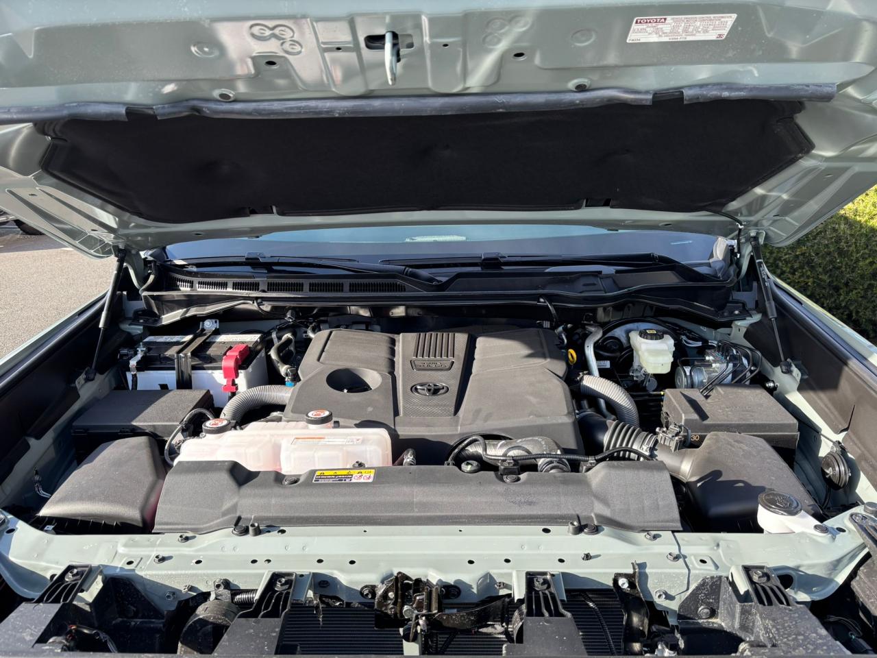 TOYOTA TUNDRA CREWMAX LIMITED TRD OFF ROAD