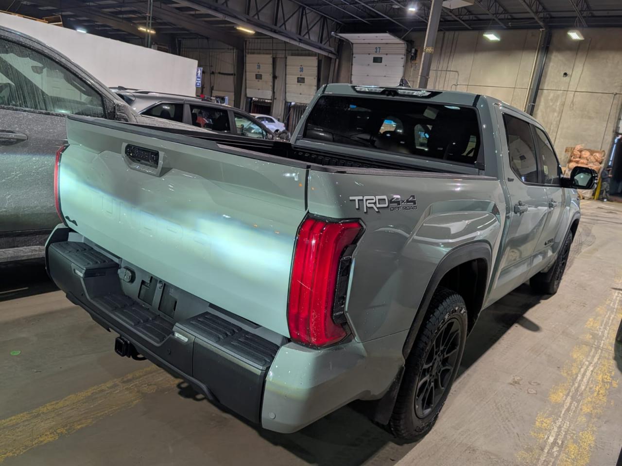 TOYOTA TUNDRA CREWMAX LIMITED TRD OFF ROAD