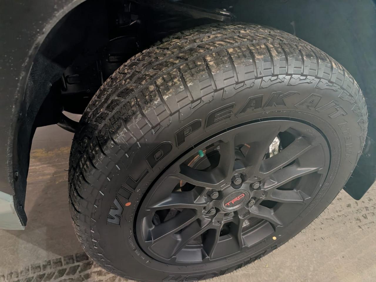 TOYOTA TUNDRA CREWMAX LIMITED TRD OFF ROAD