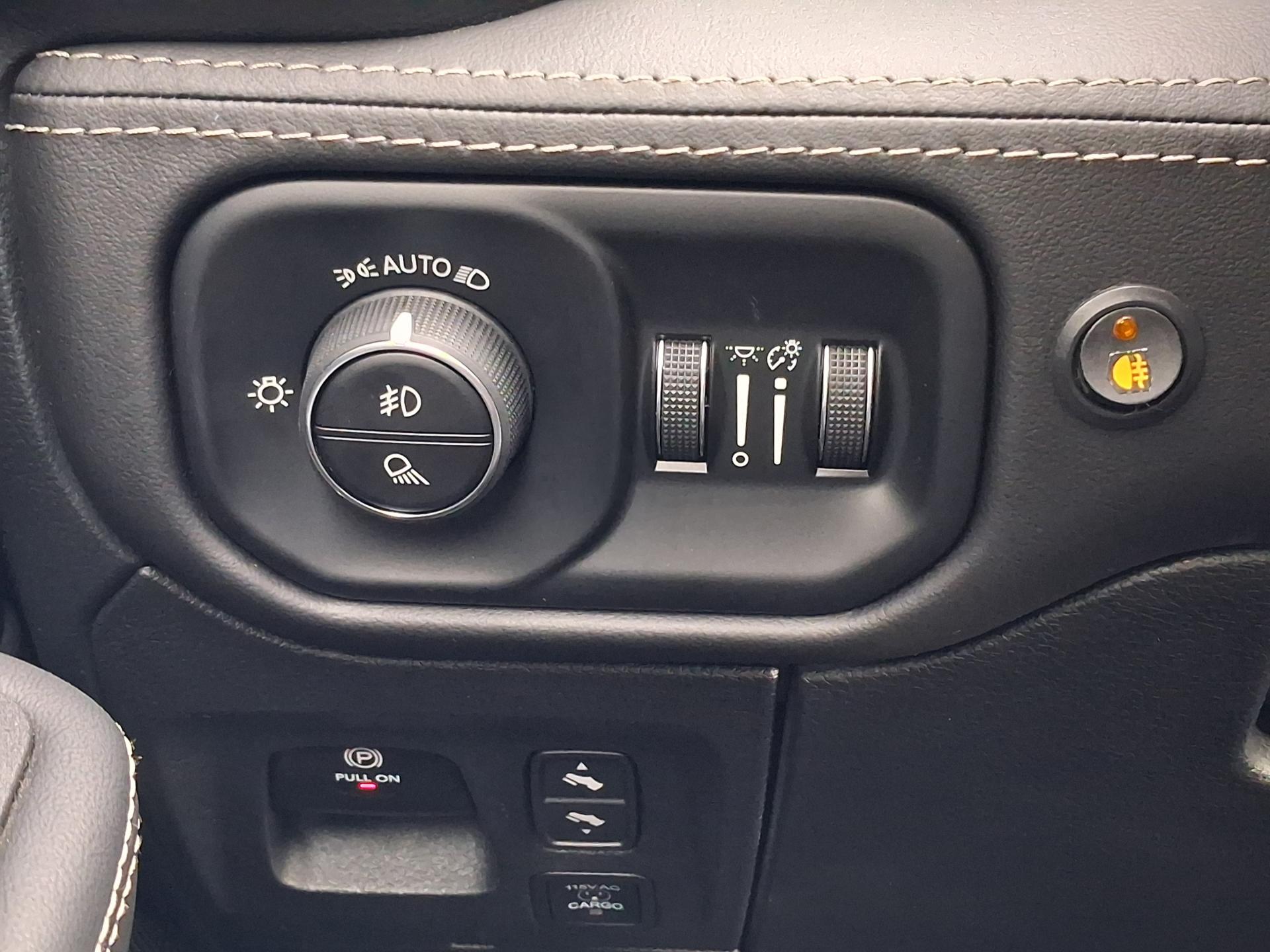 DODGE RAM 1500 CREW LIMITED NIGHT EDITION RAMBOX