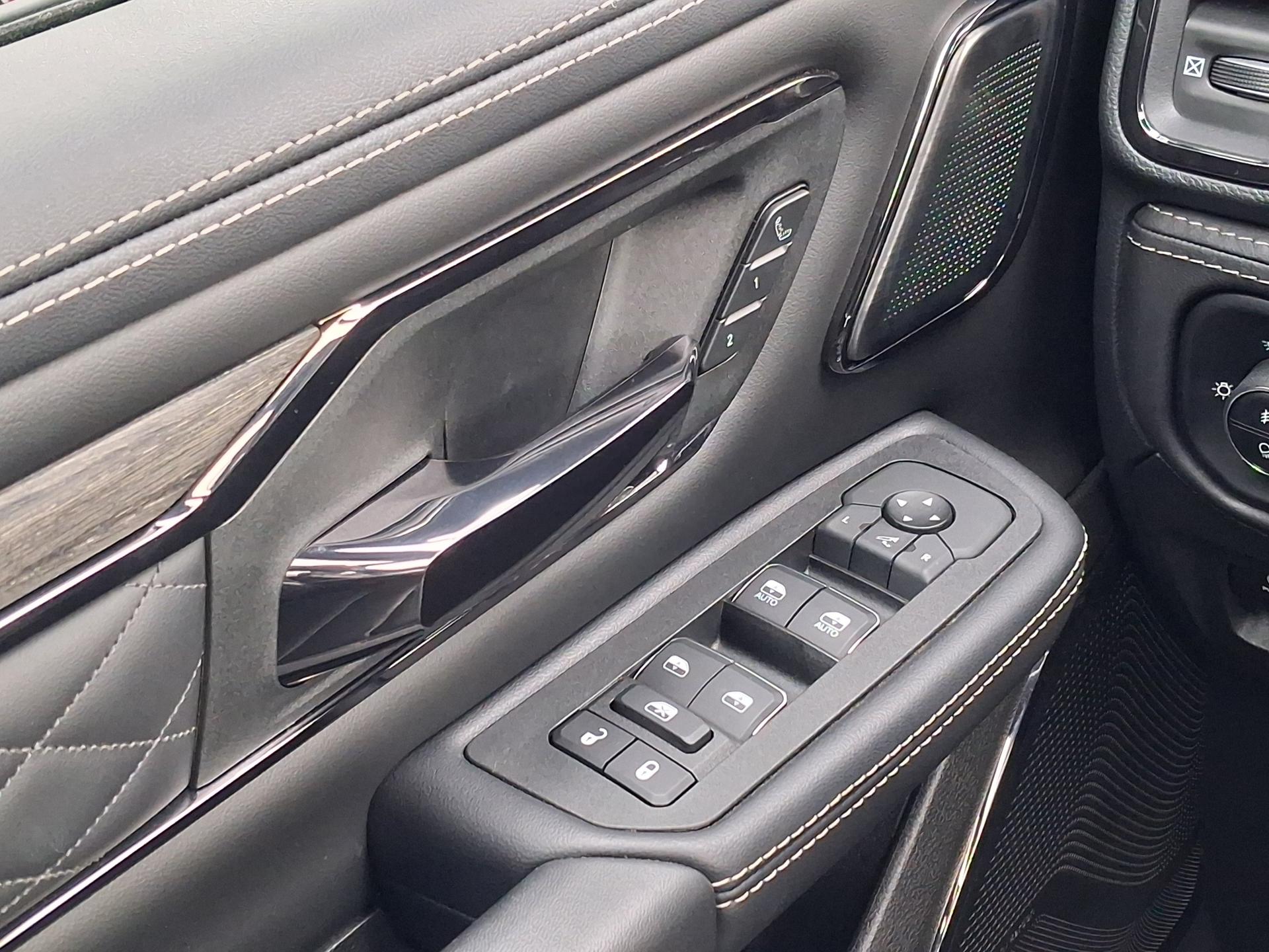 DODGE RAM 1500 CREW LIMITED NIGHT EDITION RAMBOX