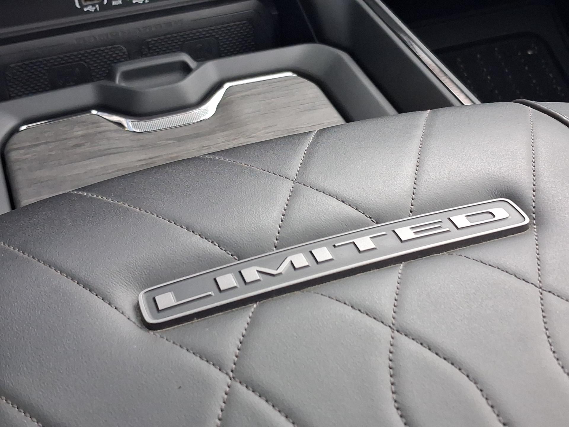 DODGE RAM 1500 CREW LIMITED NIGHT EDITION RAMBOX