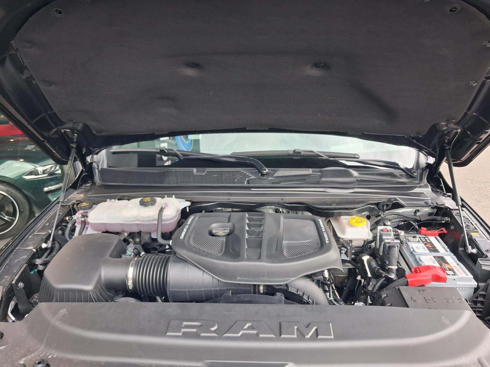 DODGE RAM 1500 CREW LIMITED NIGHT EDITION RAMBOX