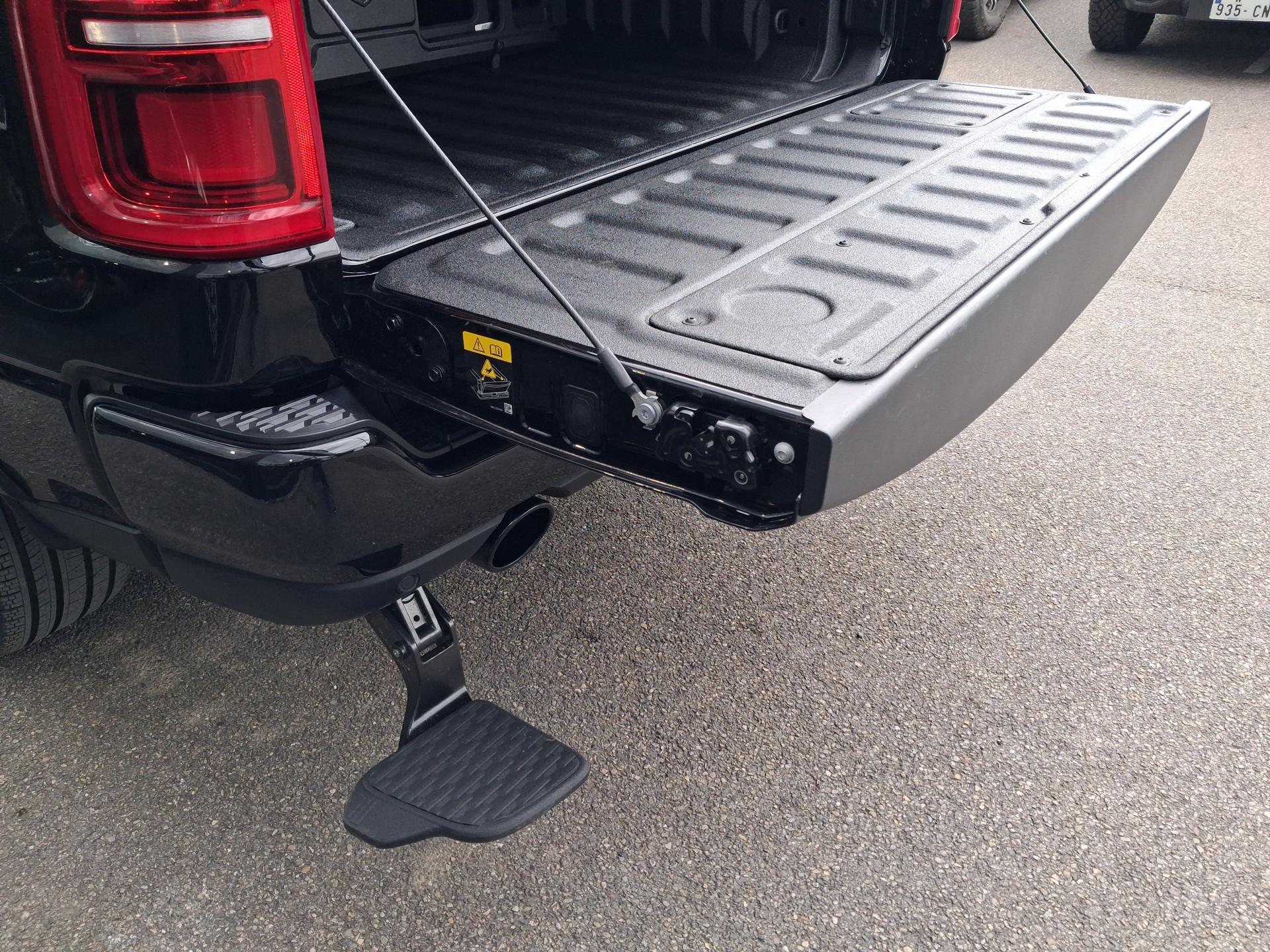 DODGE RAM 1500 CREW LIMITED NIGHT EDITION RAMBOX