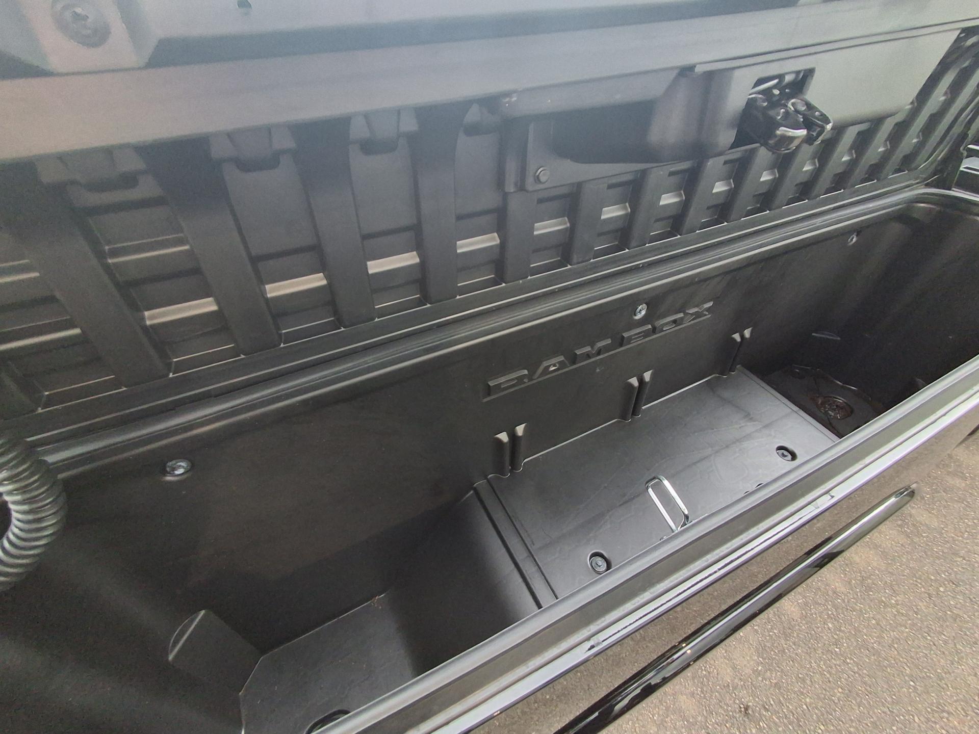 DODGE RAM 1500 CREW LIMITED NIGHT EDITION RAMBOX