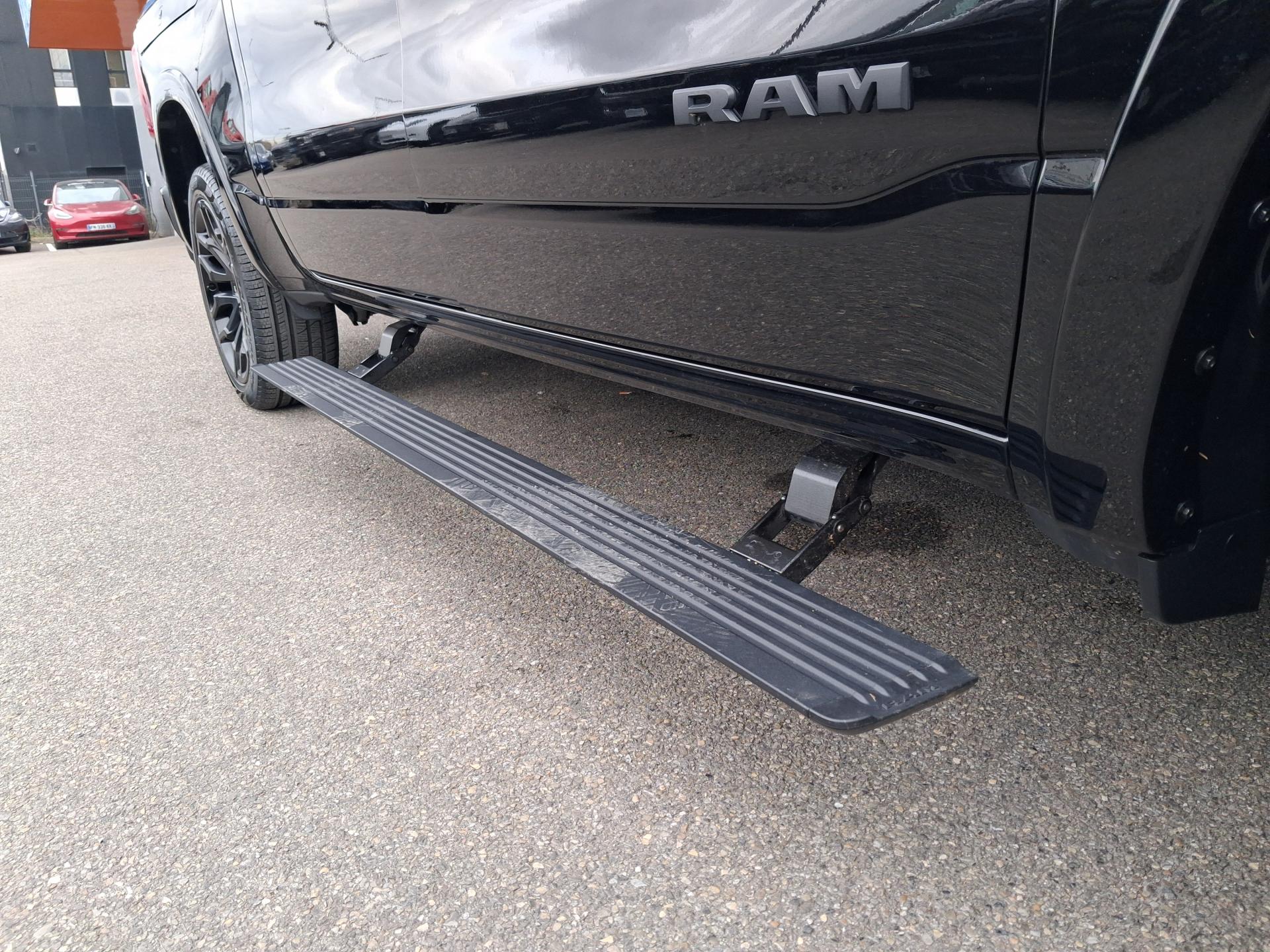 DODGE RAM 1500 CREW LIMITED NIGHT EDITION RAMBOX