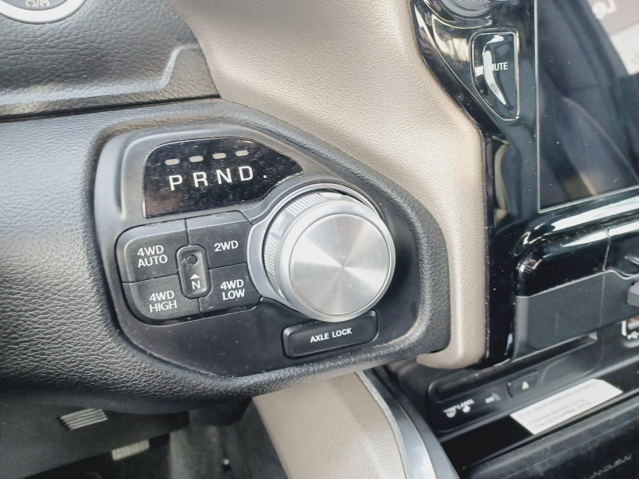 DODGE RAM 1500 CREW LARAMIE SPORT AIR V8 HEMI 5.7L - VENTE PRO