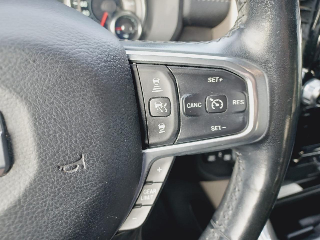 DODGE RAM 1500 CREW LARAMIE SPORT AIR V8 HEMI 5.7L - VENTE PRO