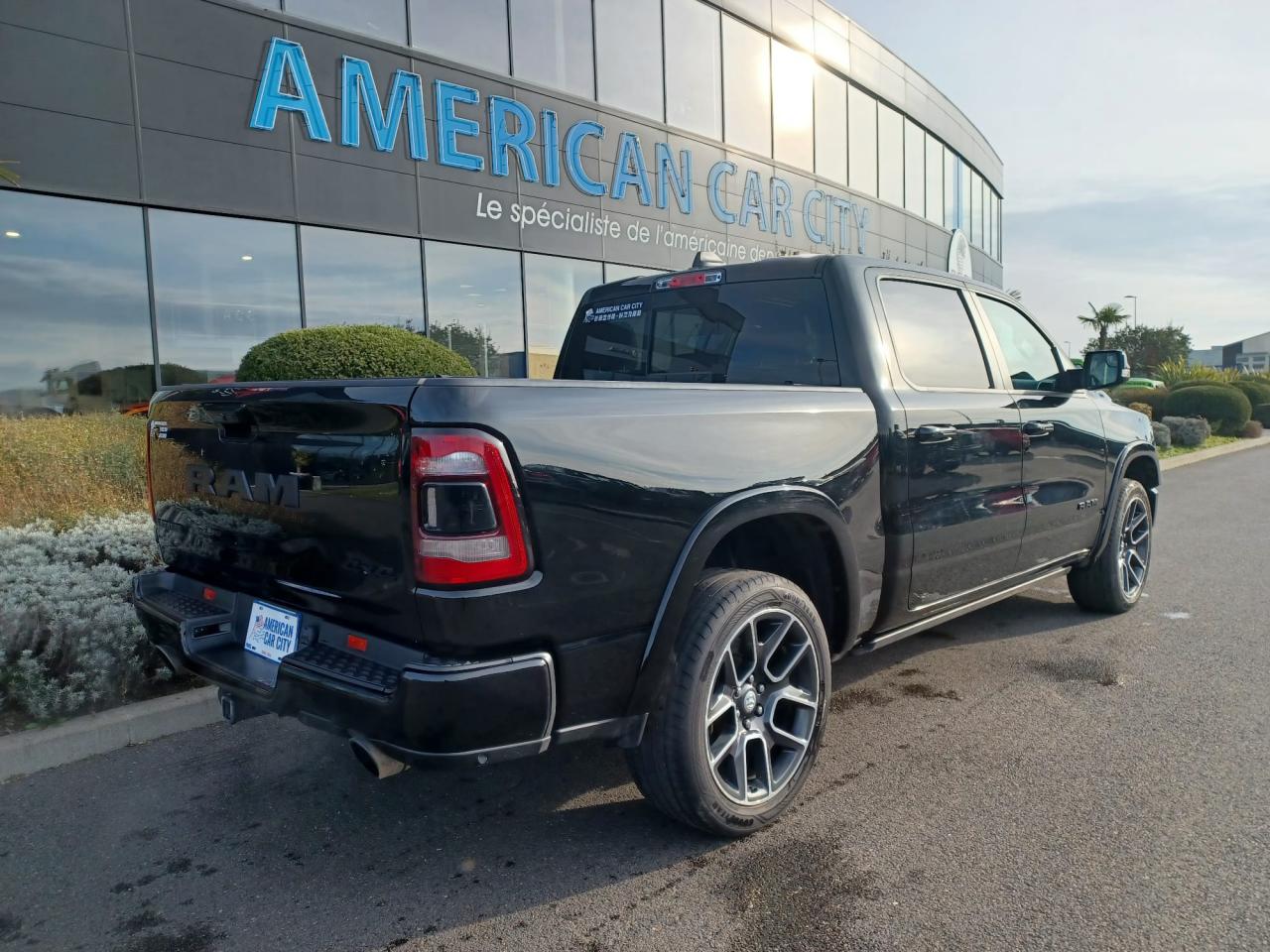 DODGE RAM 1500 CREW LARAMIE SPORT AIR V8 HEMI 5.7L - VENTE PRO