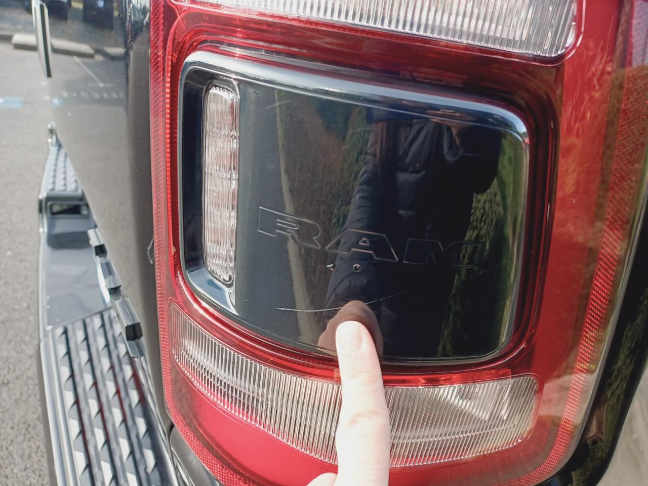 DODGE RAM 1500 CREW LARAMIE SPORT AIR V8 HEMI 5.7L - VENTE PRO