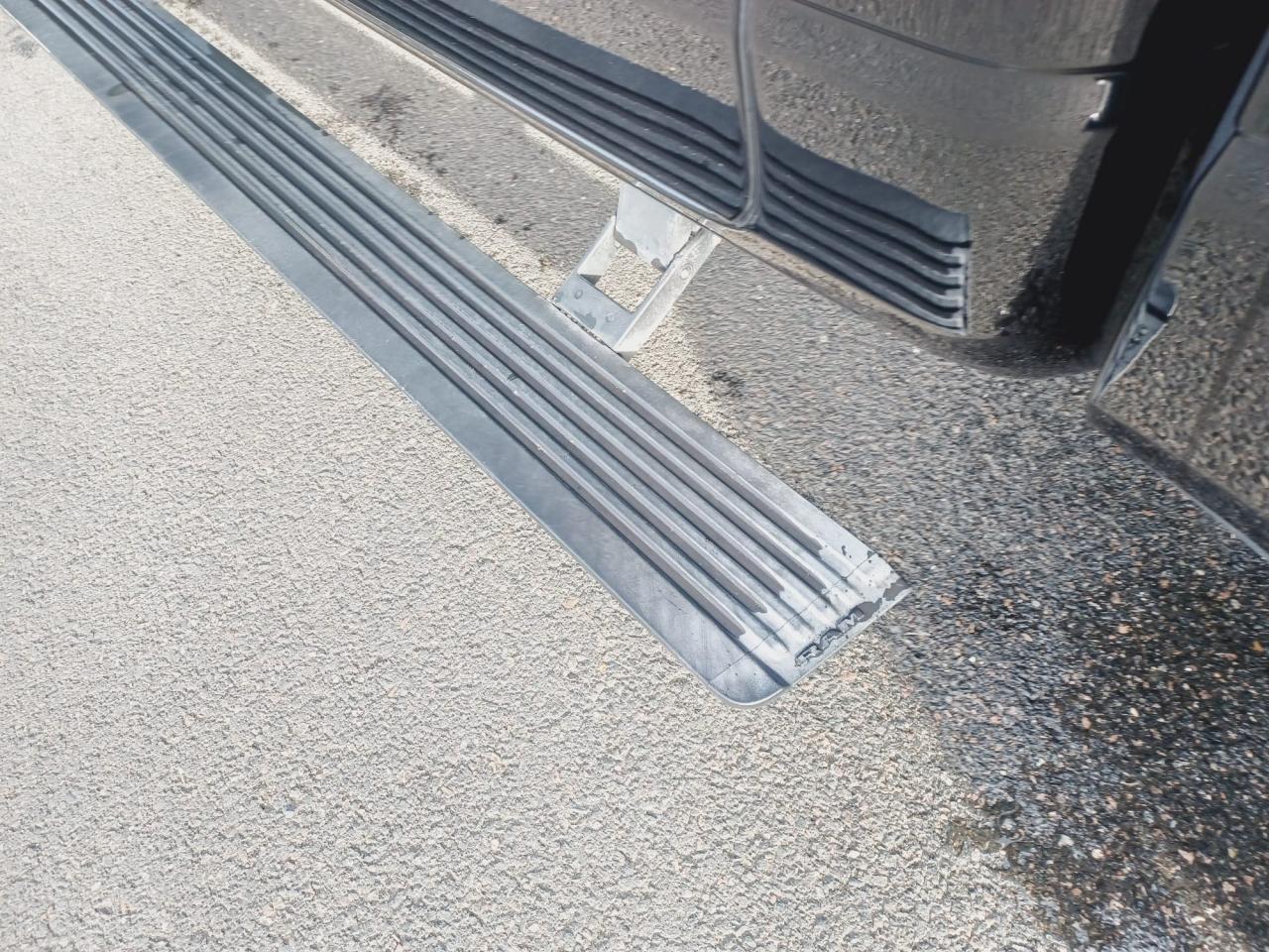 DODGE RAM 1500 CREW LARAMIE SPORT AIR V8 HEMI 5.7L - VENTE PRO