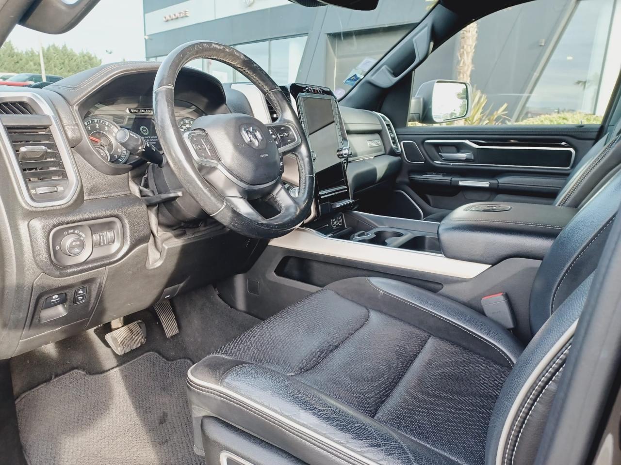 DODGE RAM 1500 CREW LARAMIE SPORT AIR V8 HEMI 5.7L - VENTE PRO