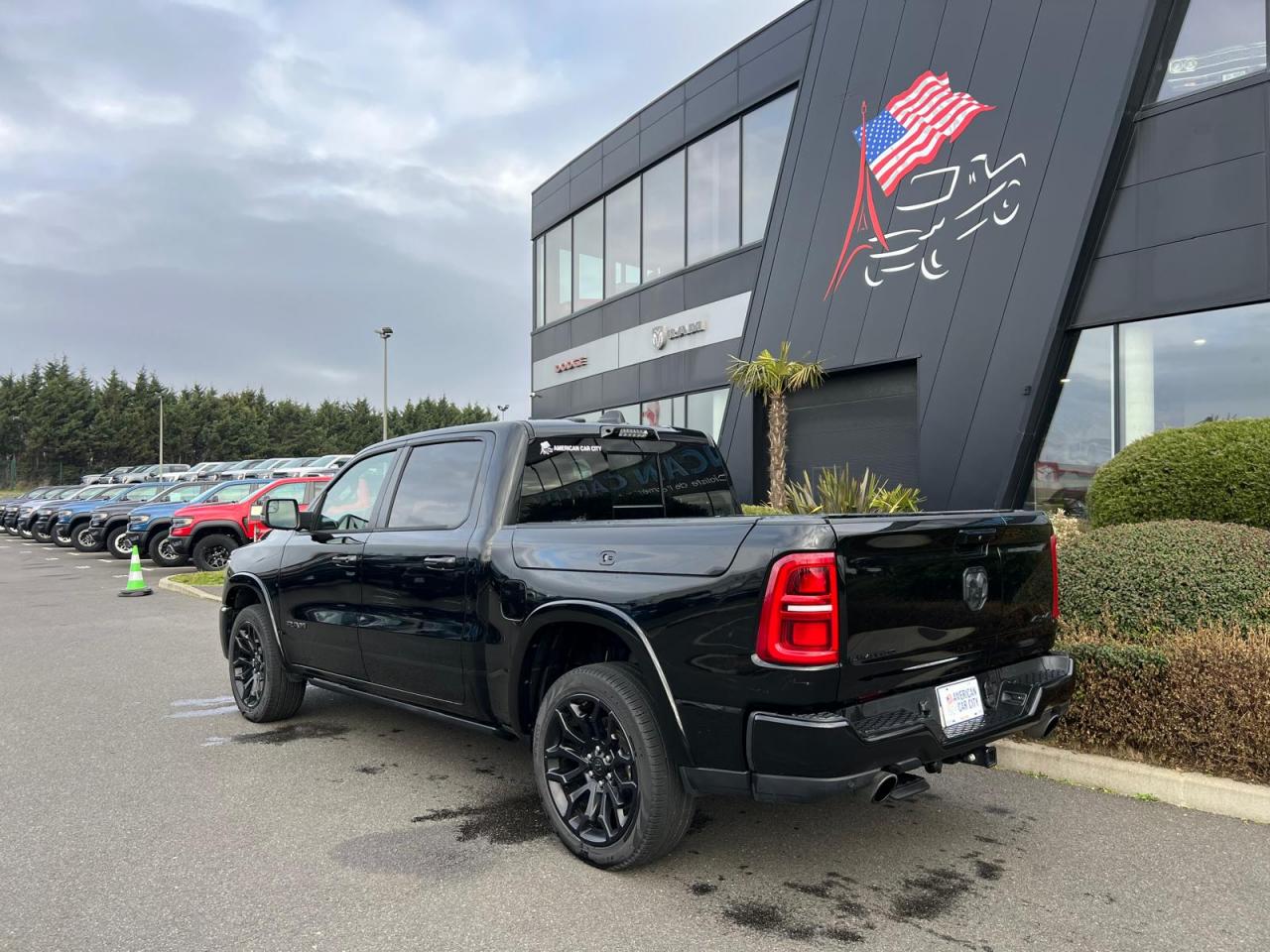 DODGE RAM 1500 CREW LIMITED NIGHT EDITION RAMBOX HAYON MULTI