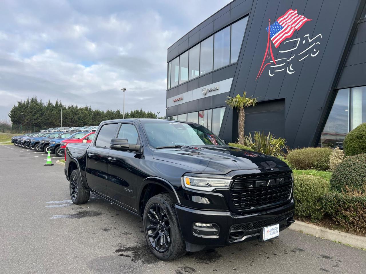 DODGE RAM 1500 CREW LIMITED NIGHT EDITION RAMBOX HAYON MULTI