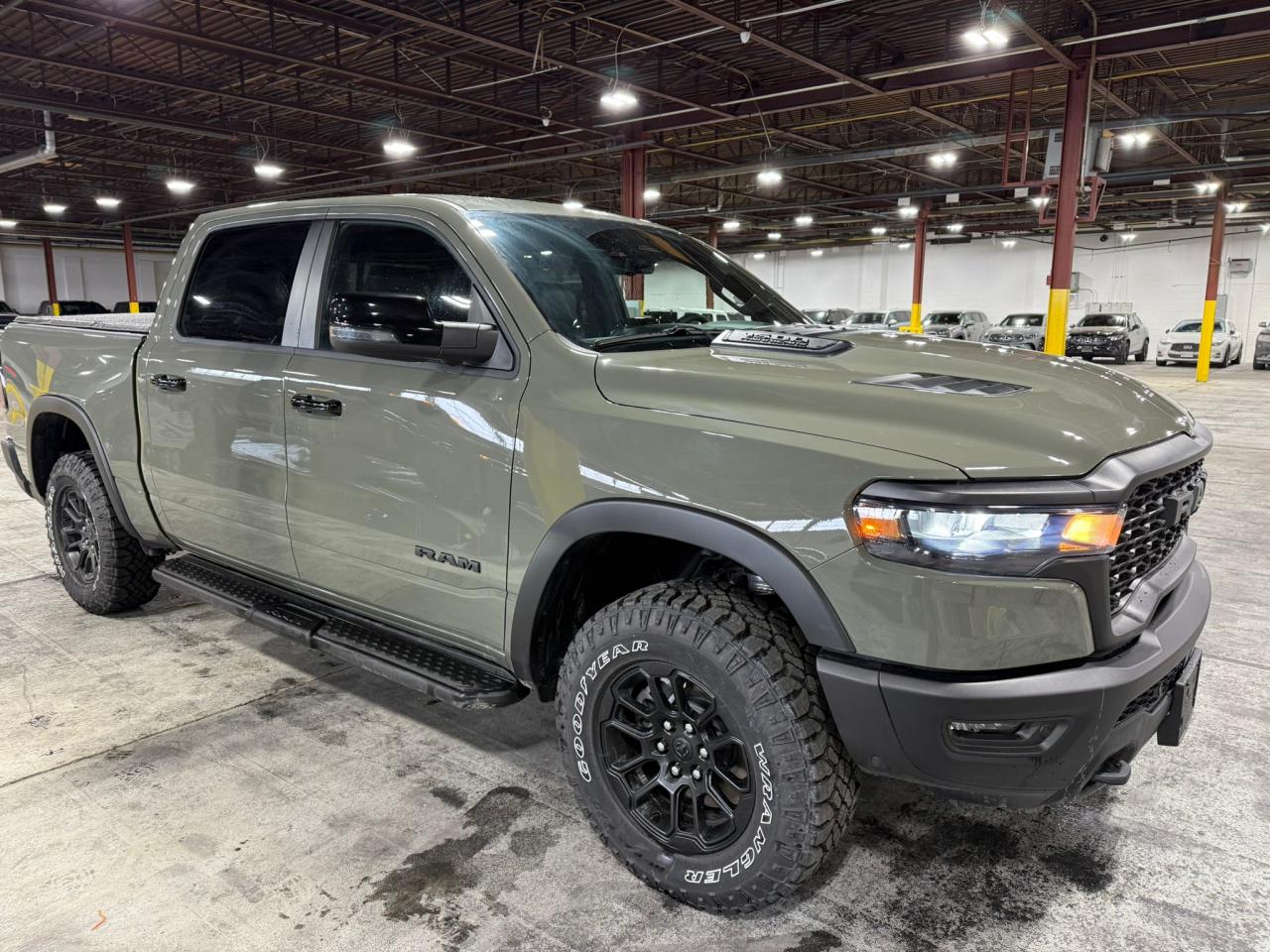 DODGE RAM 1500 CREW CAB REBEL AIR HAYON MULTI